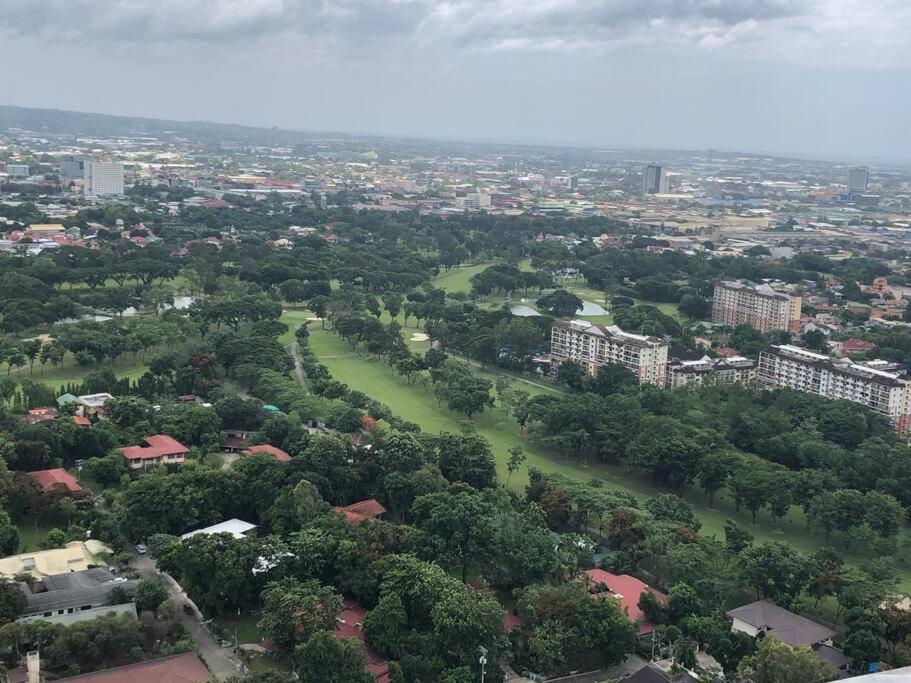 Condo Near Ayala Cebu City W Wifi Balcony Exterior foto