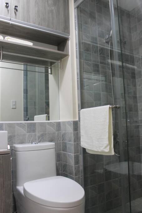 Condo Near Ayala Cebu City W Wifi Balcony Exterior foto